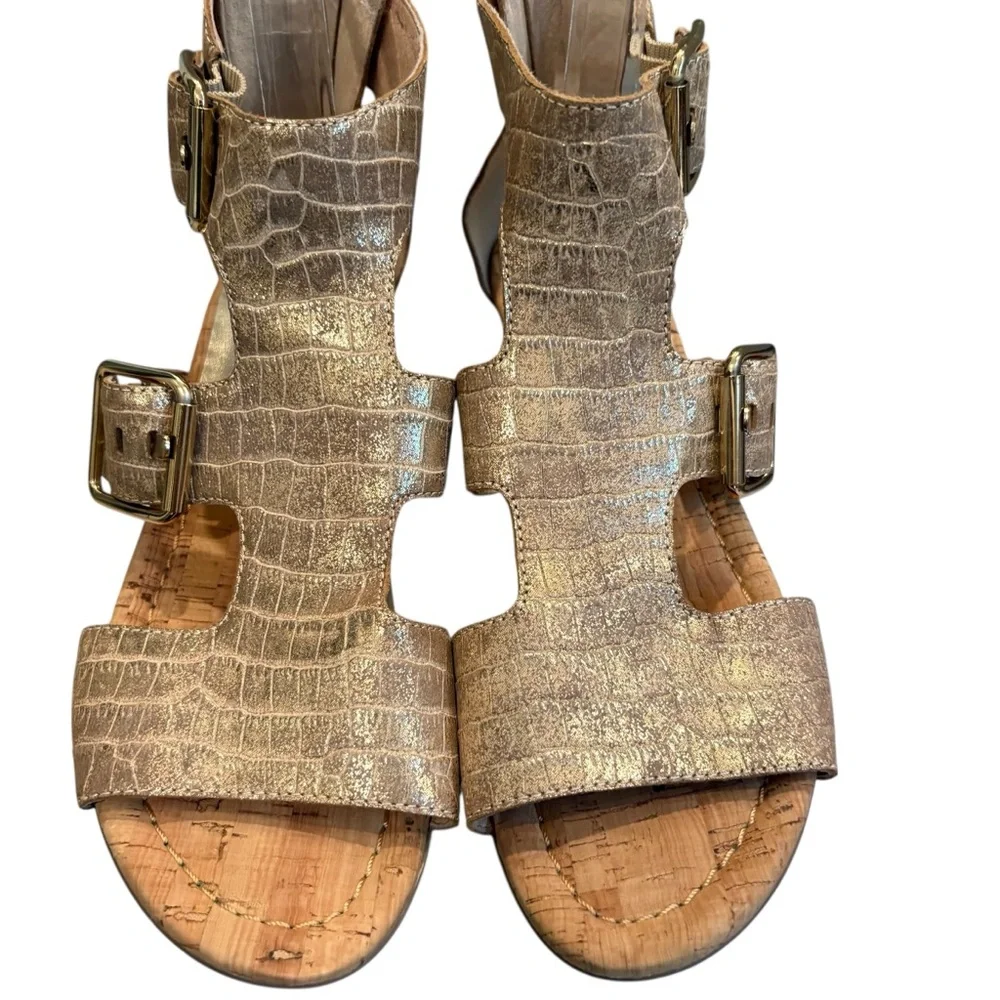 Donald Pliner Olive Wedge Sandals Metallic Gold Rose, Sz 8 - Picture 7 of 15